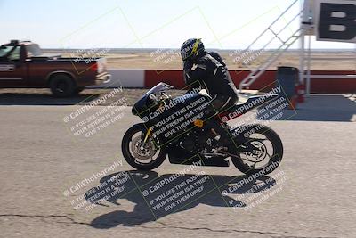 media/Nov-03-2025-Lets Ride (Mon) [[4d74c1c4d3]]/B Group/Grid/